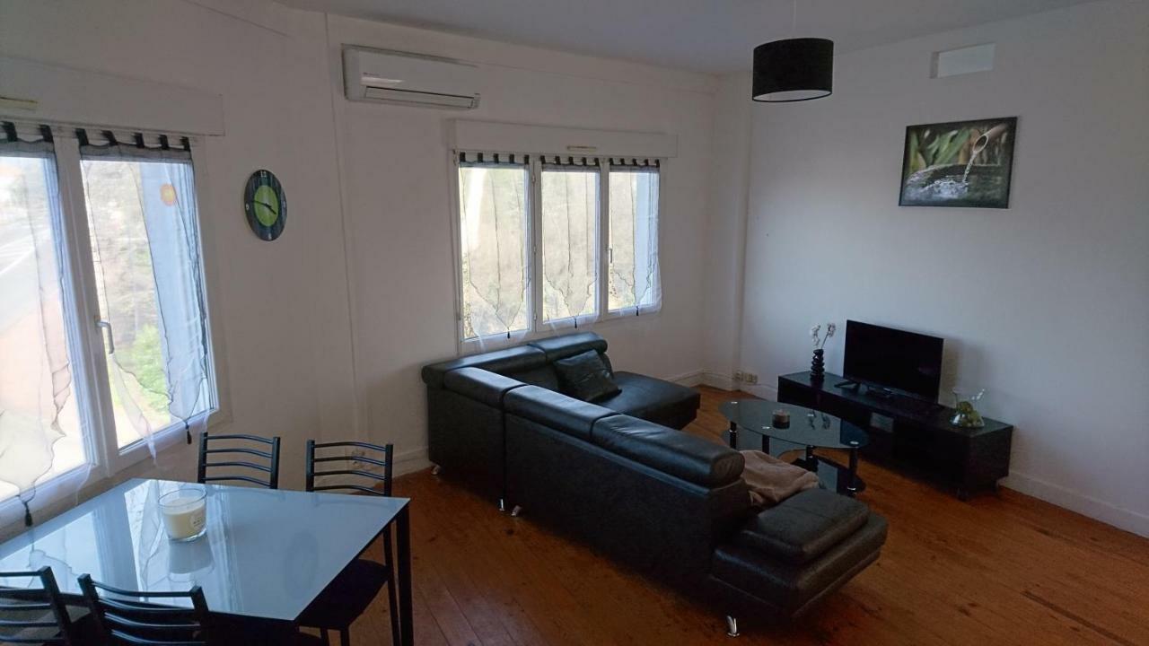 appartement de 79 m² à 500 mètres de la cure Jonzac Extérieur photo