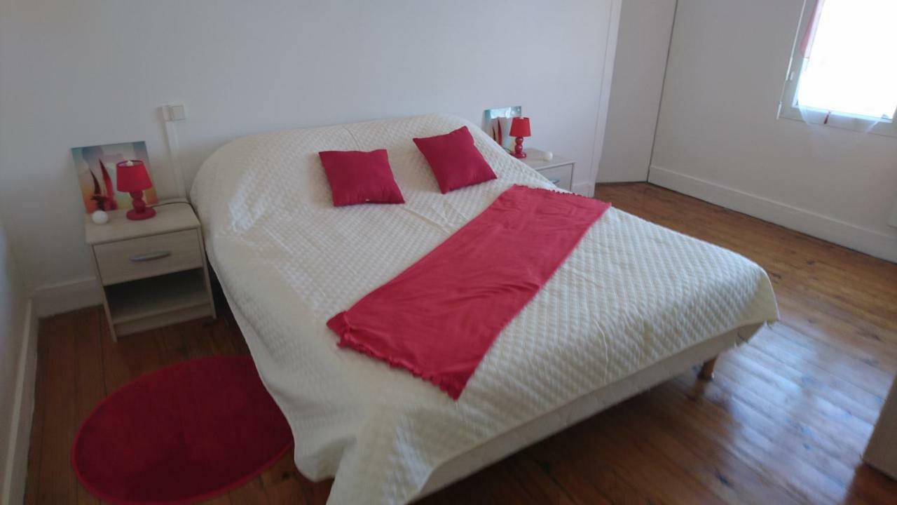 appartement de 79 m² à 500 mètres de la cure Jonzac Extérieur photo
