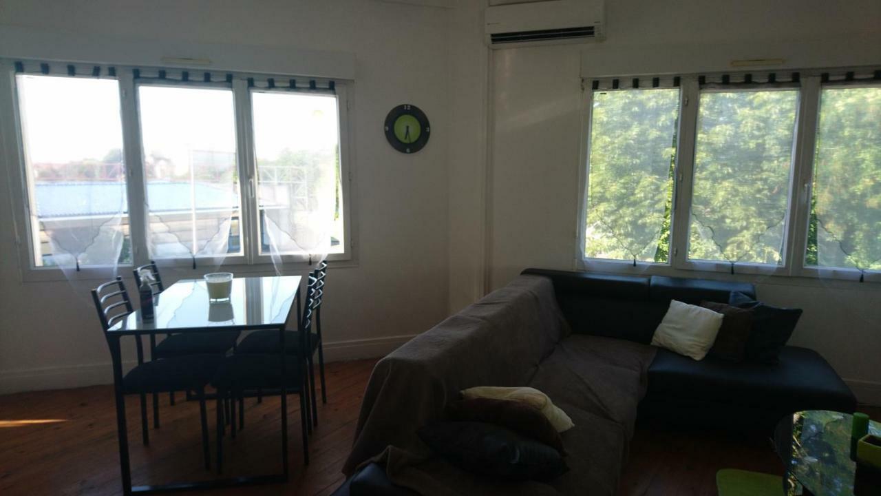 appartement de 79 m² à 500 mètres de la cure Jonzac Extérieur photo