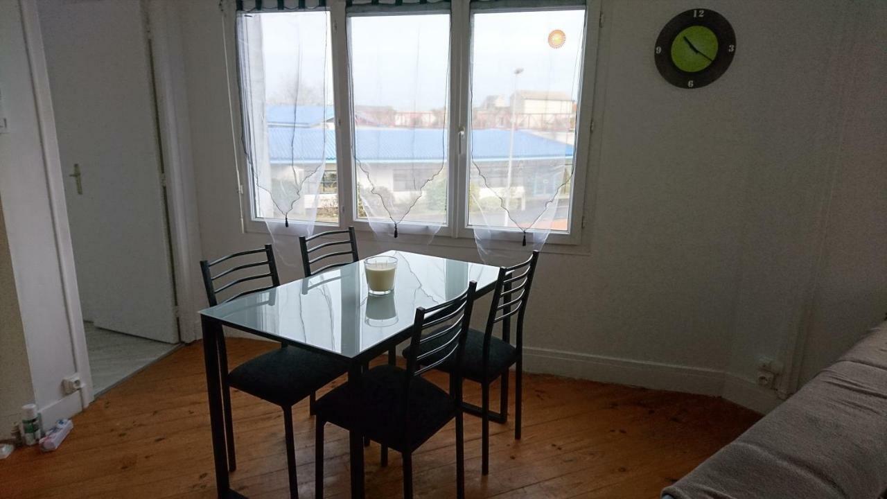 appartement de 79 m² à 500 mètres de la cure Jonzac Extérieur photo